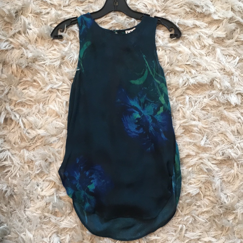 NWT beautiful 100% silk open-back top